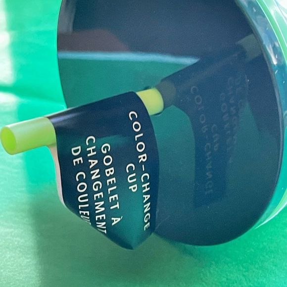 NWT‼️Starbucks🎄Holiday 2021 Color Changing Poinsettia Tumbler - Picture 7 of 11